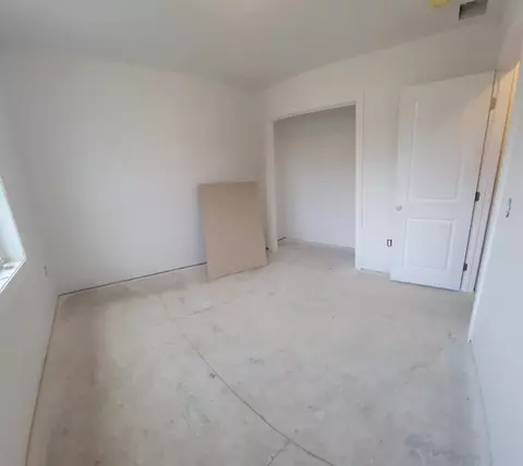 18 Harding St, Chicopee, MA 01013 photo 12