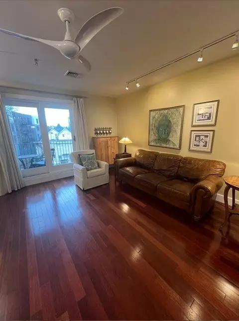 533 Cambridge St #207, Boston, MA 02134