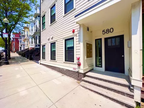580 E Broadway #4, Boston, MA 02127
