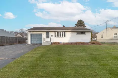 32 Willwood St, Chicopee, MA 01013