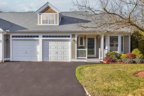 25 Whispering Brook Rd #25, Marlborough, MA 01752