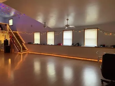 523 Boston Rd, Springfield, MA 01109 photo 5