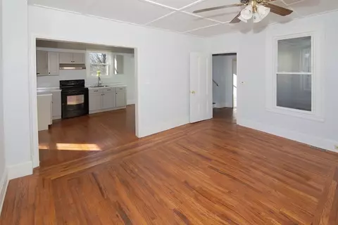 51 Spring St, West Springfield, MA 01089 photo 8