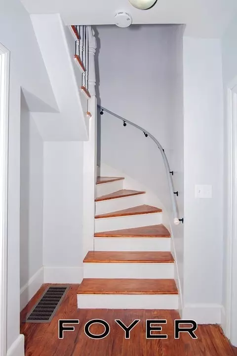 51 Spring St, West Springfield, MA 01089 photo 6