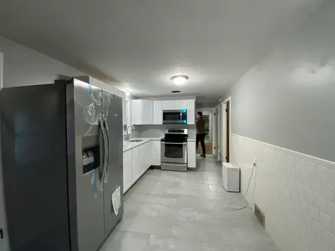 331 Hamilton St, Worcester, MA 01604 photo 2