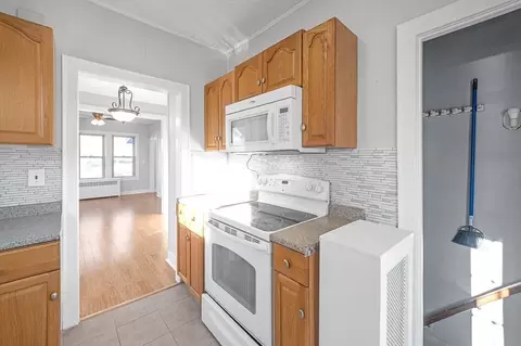 158 Warwick St, Lowell, MA 01851 photo 11
