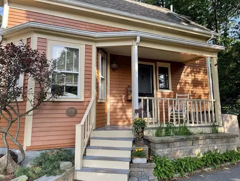 9 Mcdonald St, Quincy, MA 02169