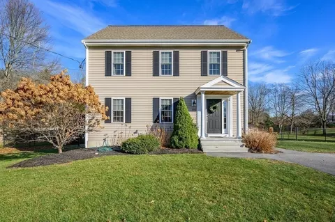 102 Curve St, Bridgewater, MA 02324