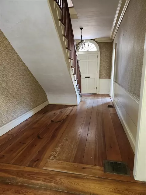 Entry Way - 71 Kennebunk St, Athol, MA 01331 photo 2 of 6