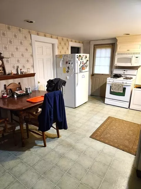 28 Morse Ave, Ware, MA 01082 photo 8