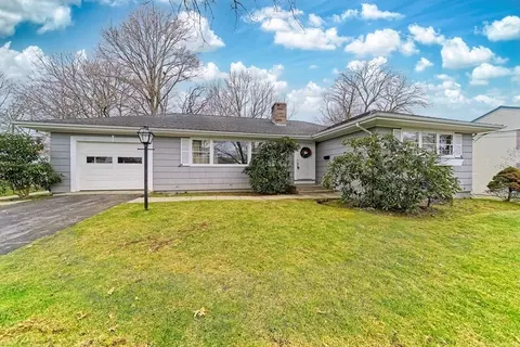 274 Kaufman Rd, Somerset, MA 02726
