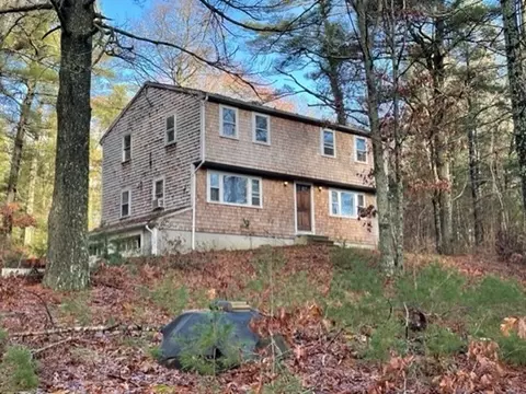 51 Boot Pond Rd, Plymouth, MA 02360