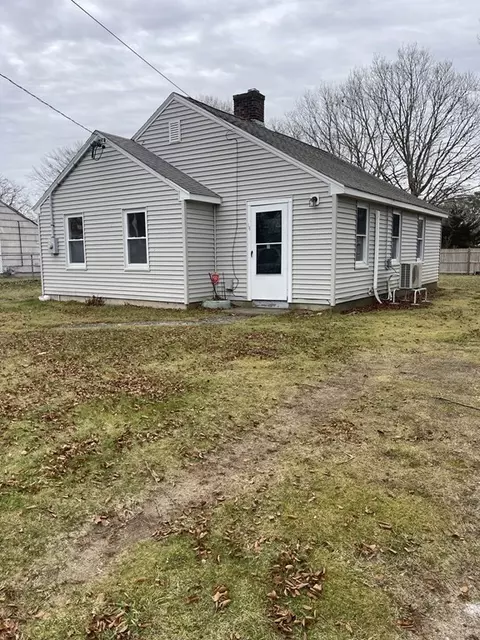 14 General Patton Dr, Hyannis, MA 02601