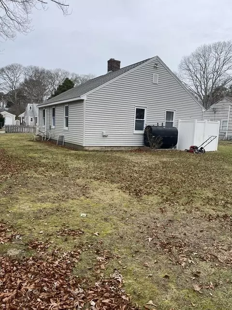 14 General Patton Dr, Hyannis, MA 02601 photo 4