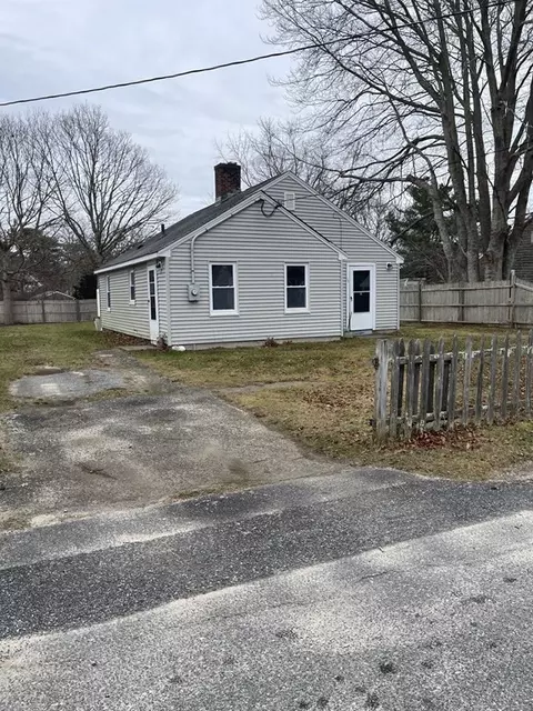 14 General Patton Dr, Hyannis, MA 02601 photo 3