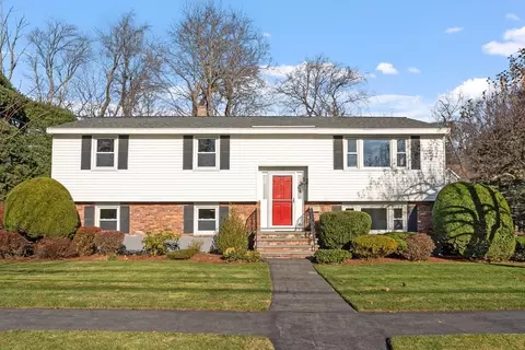 10 Plymouth Rd, Peabody, MA 01960