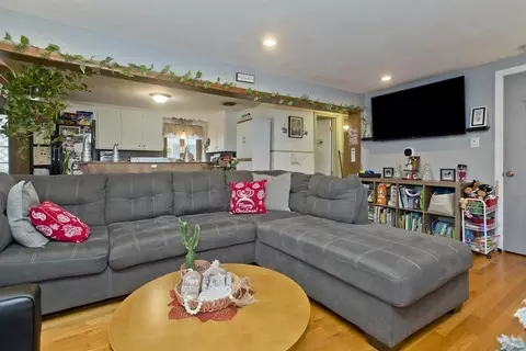 193 Corona St, Springfield, MA 01104 photo 7