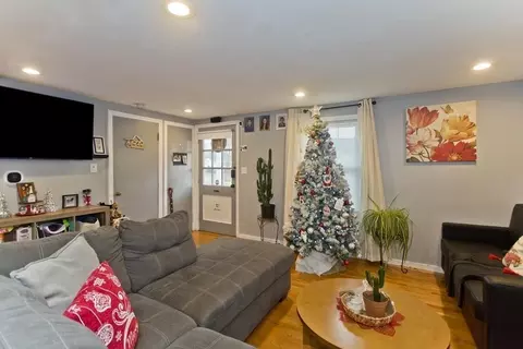193 Corona St, Springfield, MA 01104 photo 9