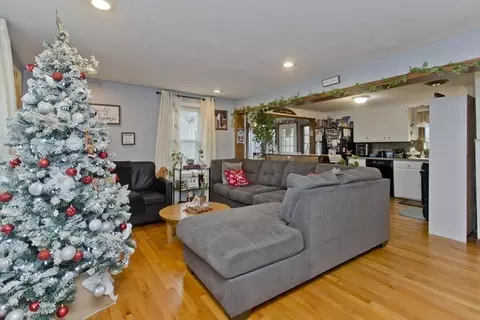 193 Corona St, Springfield, MA 01104 photo 8