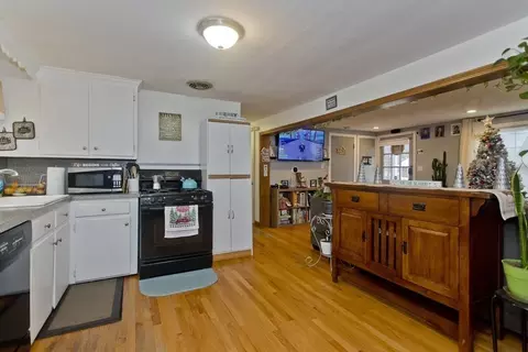 193 Corona St, Springfield, MA 01104 photo 3