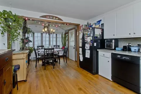 193 Corona St, Springfield, MA 01104 photo 4