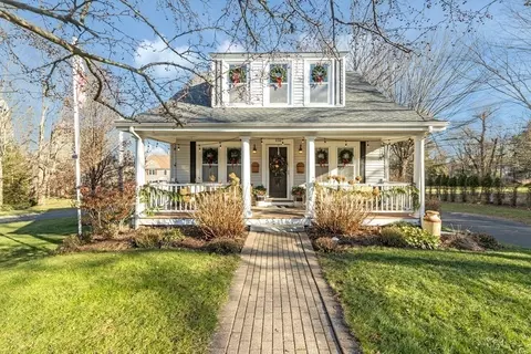 232 Messinger St, Canton, MA 02021 photo 2