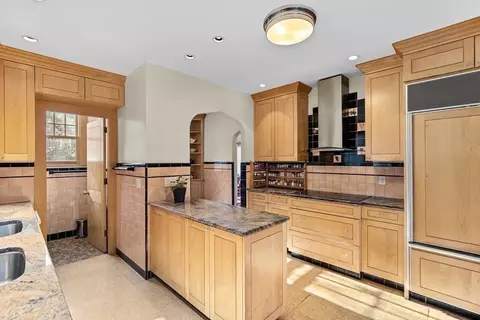 72 Salisbury Rd, Brookline, MA 02445 photo 7