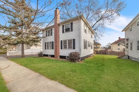 28 Burke St, Springfield, MA 01151 photo 2