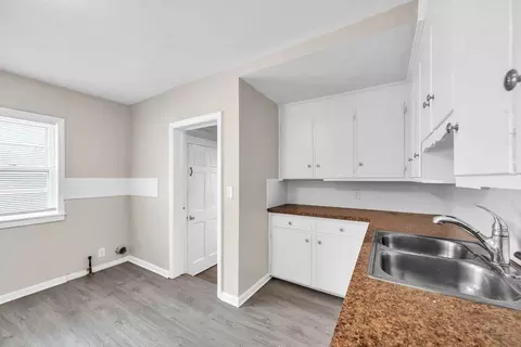 28 Burke St, Springfield, MA 01151 photo 11