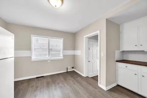 28 Burke St, Springfield, MA 01151 photo 6