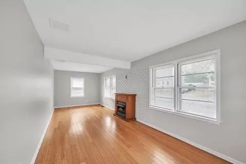 28 Burke St, Springfield, MA 01151 photo 16