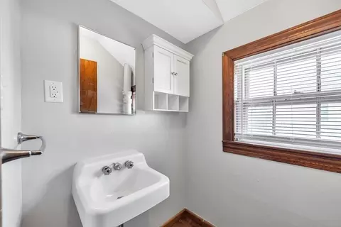 28 Burke St, Springfield, MA 01151 photo 35