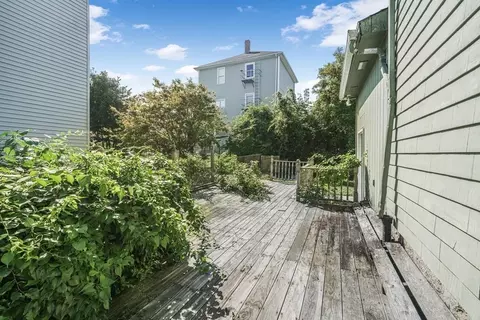 475 Tecumseh St, Fall River, MA 02721 photo 4