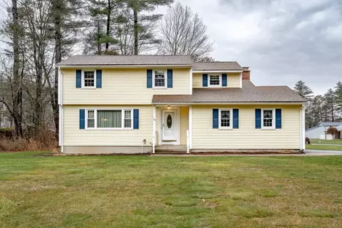 52 Briarcliff Dr, Westfield, MA 01085