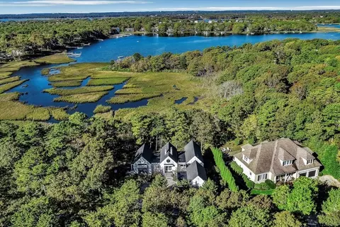 403 Great Oak Rd, Mashpee, MA 02649