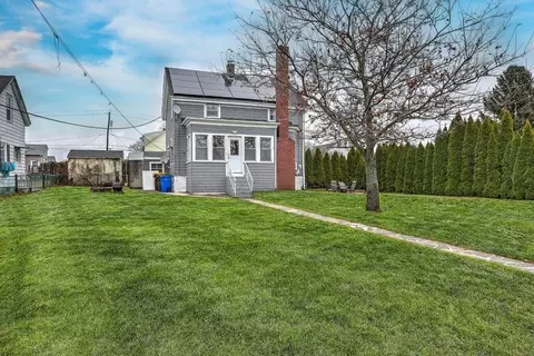 40 Meeson St, Fall River, MA 02724 photo 2