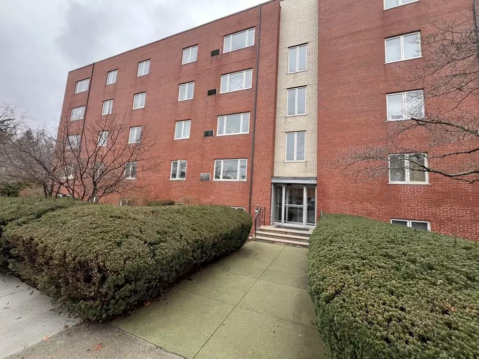 114 Pleasant 105, Arlington, MA 02476 12 Photos Movoto