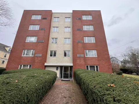114 Pleasant #105, Arlington, MA 02476