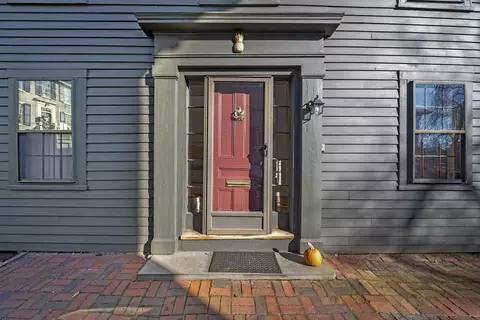 8 Washington St, Marblehead, MA 01945