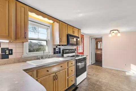 38 E Central Ave, Onset, MA 02558 photo 22
