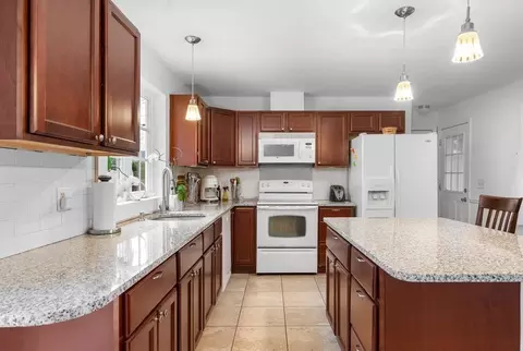 21 Paul St, Easthampton, MA 01027 photo 14