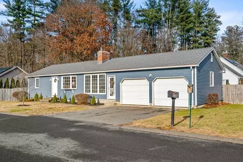 21 Paul St, Easthampton, MA 01027 photo 2