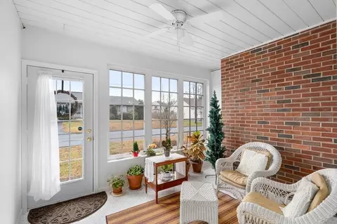 21 Paul St, Easthampton, MA 01027 photo 8