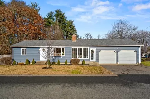 21 Paul St, Easthampton, MA 01027 photo 4