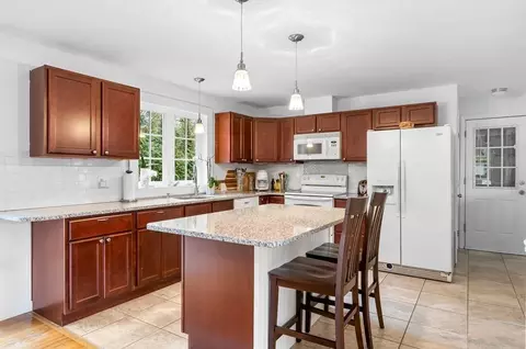 21 Paul St, Easthampton, MA 01027 photo 10