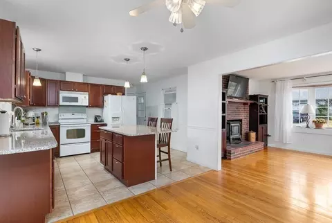 21 Paul St, Easthampton, MA 01027 photo 12