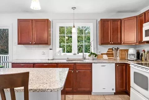 21 Paul St, Easthampton, MA 01027 photo 15