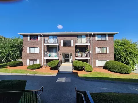 262 E Haverhill St #23, Lawrence, MA 01841