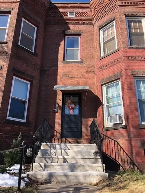 277 Walnut St, Holyoke, MA 01040