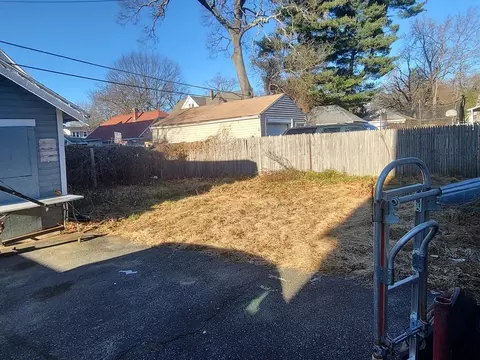 88-90 Edgewood St, Springfield, MA 01109 photo 13